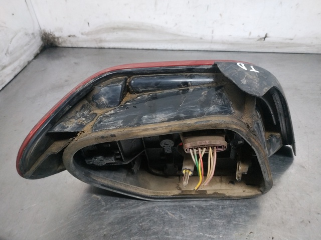 Lampa zespolona tylna prawa 2534D PEUGEOT