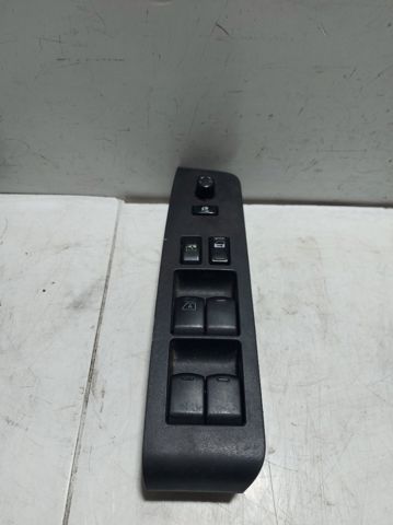 Panel przyciskowy sterowania podnośnikiem szyby przedni lewy 25401JG41D NISSAN