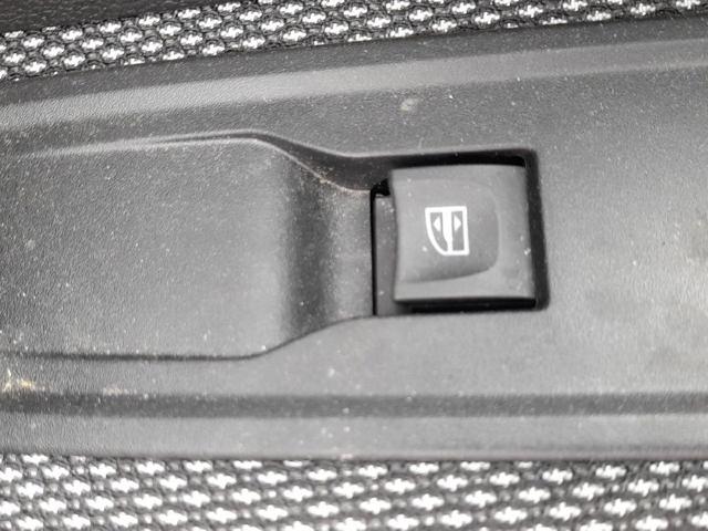 Panel przyciskowy sterowania podnośnikiem szyby przedni lewy 254118044R RENAULT