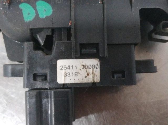 Włącznik przyciskowy podnośnika szyby tylny 25411JD000 NISSAN
