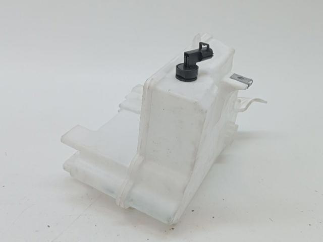 Zbiorniczek spryskiwacza szyb Ford Focus 4 HP