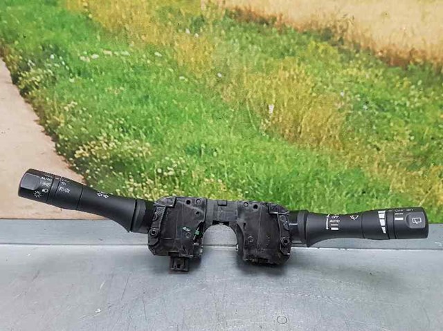 Przełącznik zespolony Nissan JUKE