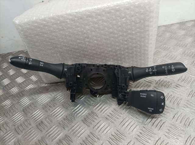 Przełącznik zespolony, w komplecie 255678341R RENAULT