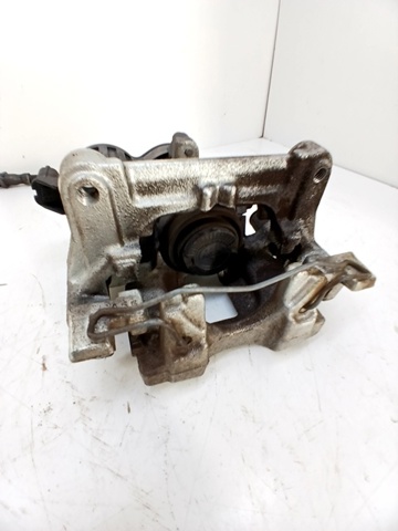 Zacisk hamulcowy tylny prawy Ford Focus 4 HP