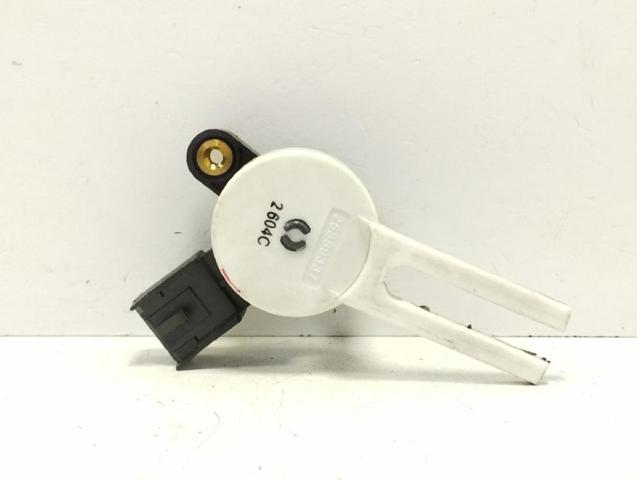 Czujnik włączania sprzęgła 25889337 OPEL