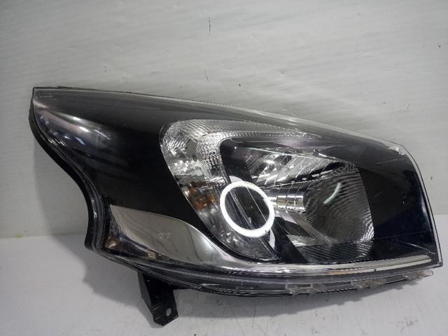 Reflektor prawy Renault Trafic 3