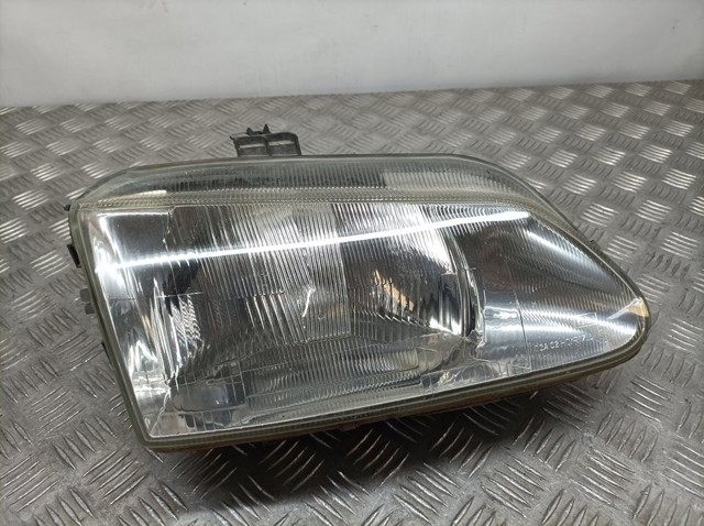 Reflektor prawy 260101792R RENAULT