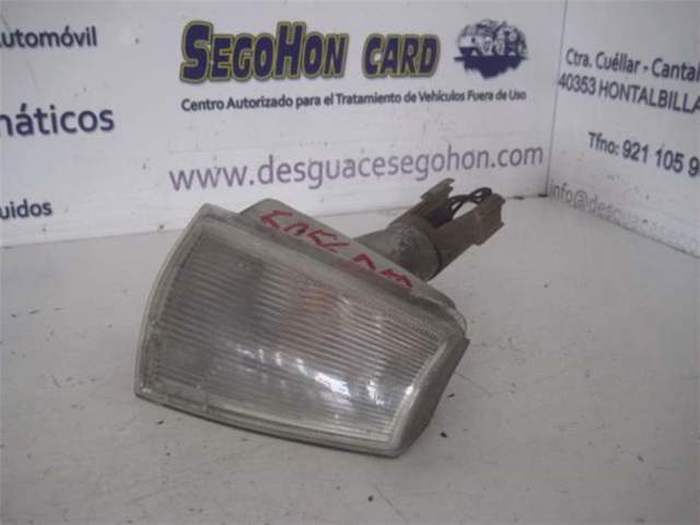 Reflektor prawy 260101792R RENAULT