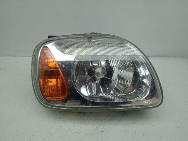 Reflektor prawy 260101F511 NISSAN