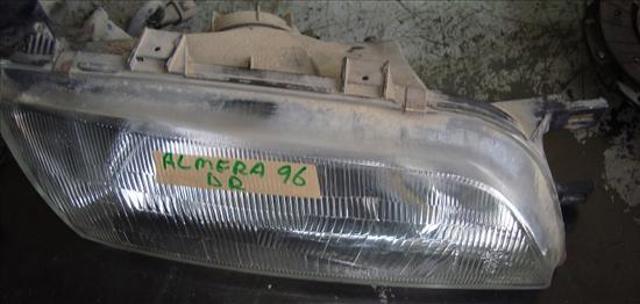 Reflektor prawy 260101N725 NISSAN