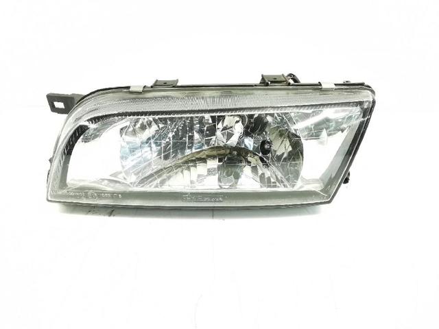 Reflektor prawy 260101N726 NISSAN