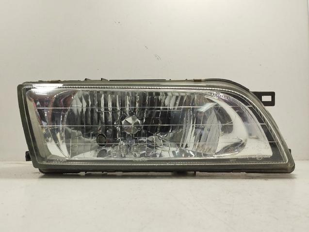 Reflektor prawy 260101N726 NISSAN