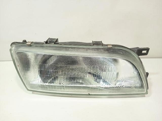 Reflektor prawy 260101N726 NISSAN