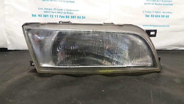 Reflektor prawy 260101N726 NISSAN