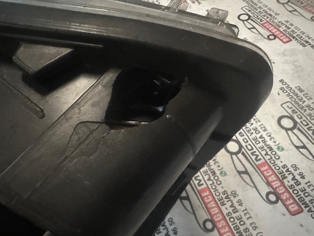 Reflektor prawy Renault Trafic 3