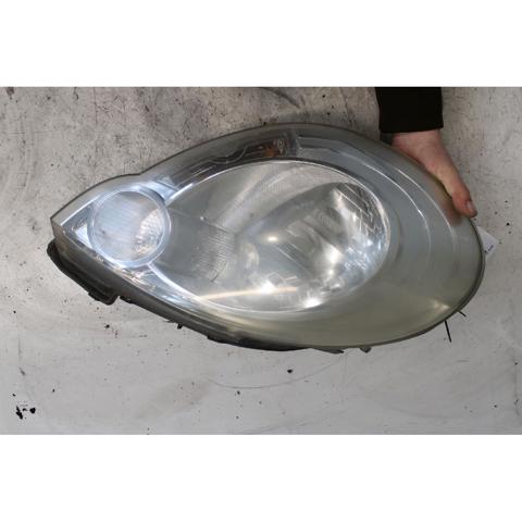 Reflektor prawy 260106220R RENAULT