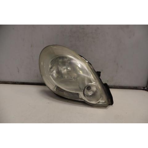 Reflektor prawy 260106220R RENAULT