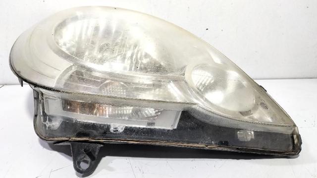 Reflektor prawy 260106220R RENAULT