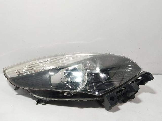 Reflektor prawy 260108250R RENAULT