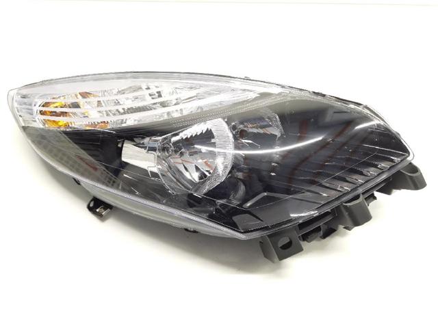 Reflektor prawy 260108250R RENAULT