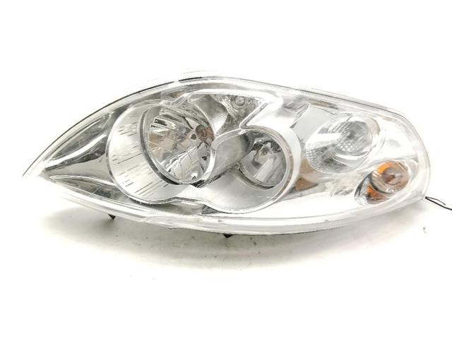 Reflektor prawy 260108490R RENAULT