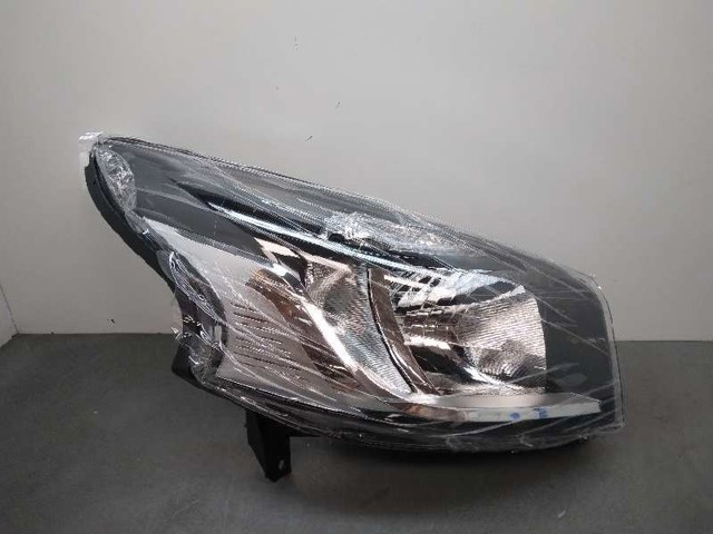 Reflektor prawy 260108724R RENAULT
