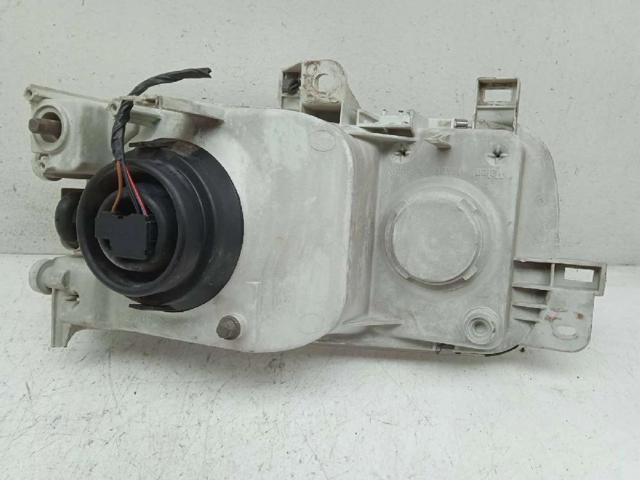 Reflektor prawy 260108C002 NISSAN