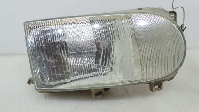 Reflektor prawy 260108C002 NISSAN