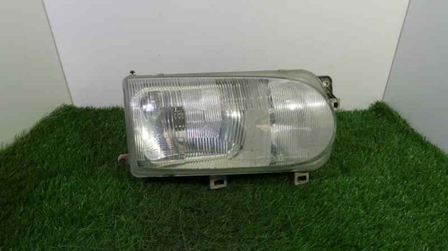 Reflektory Nissan Serena