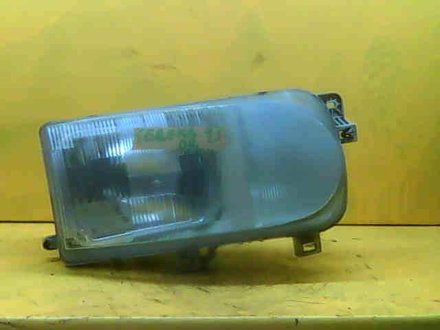 Reflektory Nissan Serena