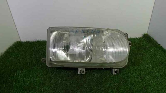 Reflektory Nissan Serena