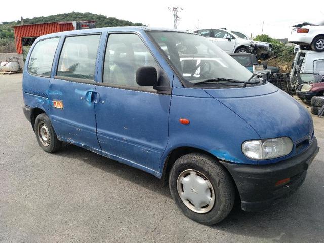 Reflektory Nissan Serena