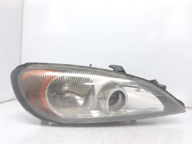 Reflektor prawy 260109F686 NISSAN