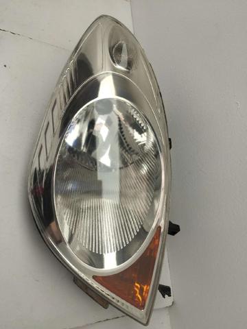 Reflektor prawy 260109U10A NISSAN