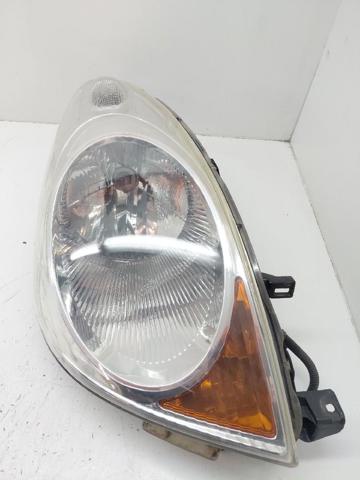 Reflektor prawy 260109U10A NISSAN