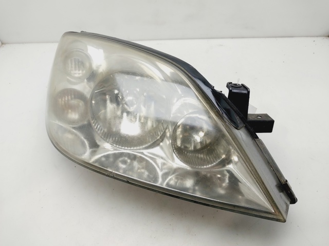 Reflektor prawy 26010AU800 NISSAN