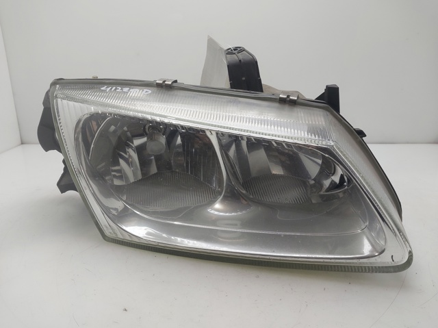 Reflektor prawy 26010BN011 NISSAN