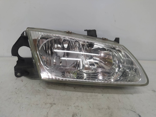 Reflektor prawy 26010BN011 NISSAN