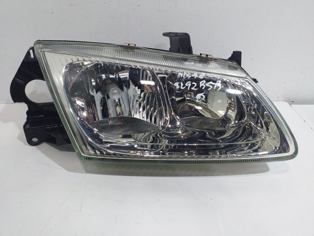 Reflektor prawy 26010BN025 NISSAN