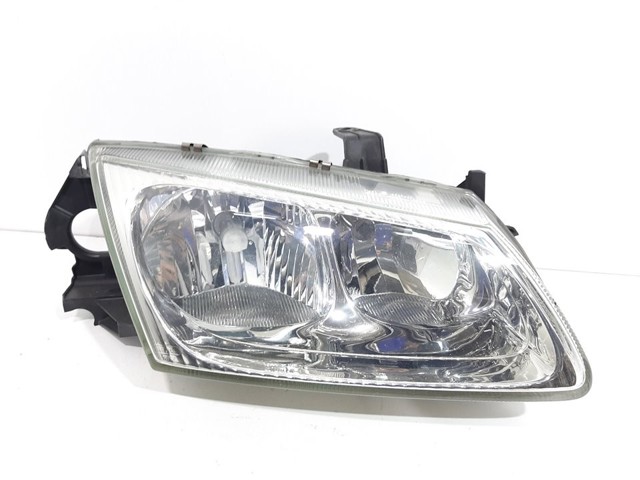 Reflektor prawy 26010BN025 NISSAN