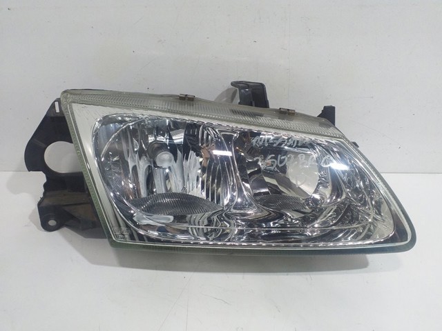 Reflektor prawy 26010BN025 NISSAN