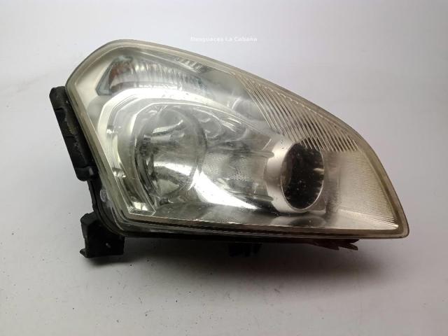 Reflektor prawy 26010JD900 NISSAN