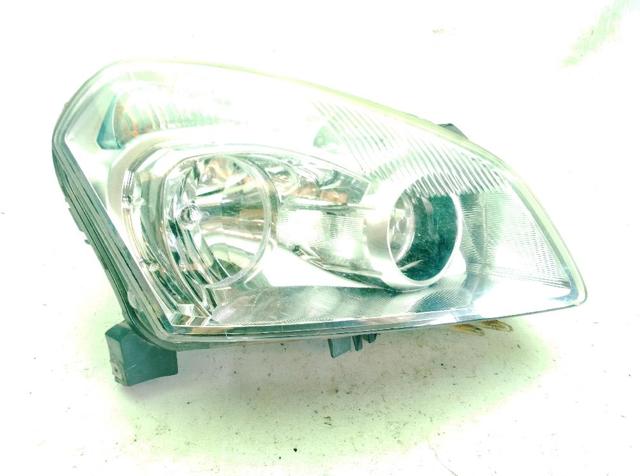 Reflektor prawy 26010JD90A NISSAN