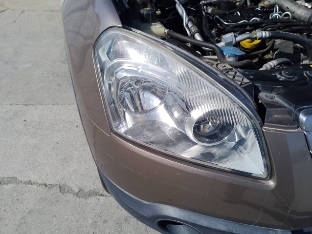 Reflektor prawy 26010JD90A NISSAN