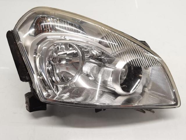 Reflektor prawy 26010JD90B NISSAN