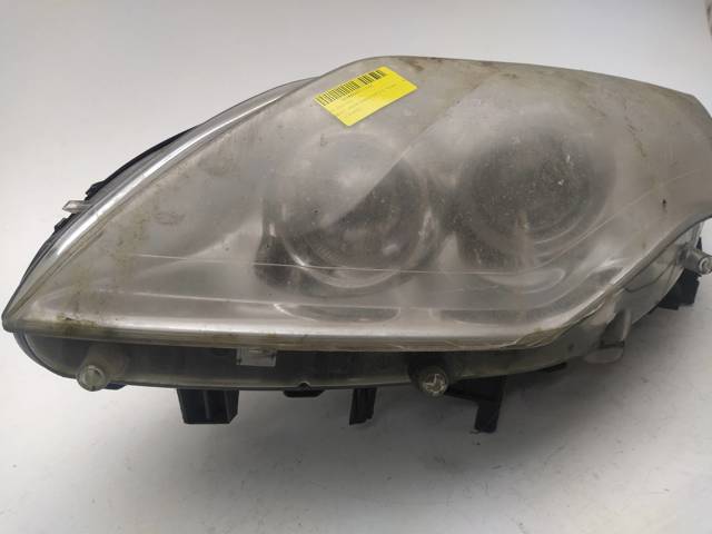 Reflektor lewy 260600033R RENAULT