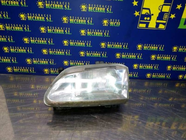 Reflektor lewy 260600499R RENAULT