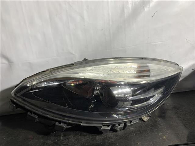 Reflektor lewy 260605628R RENAULT