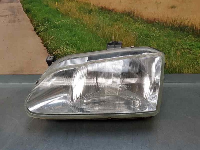 Reflektor lewy 260605784R RENAULT