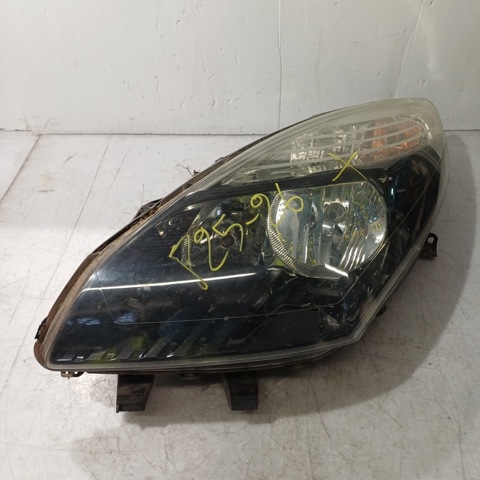 Reflektor lewy 260606760R RENAULT